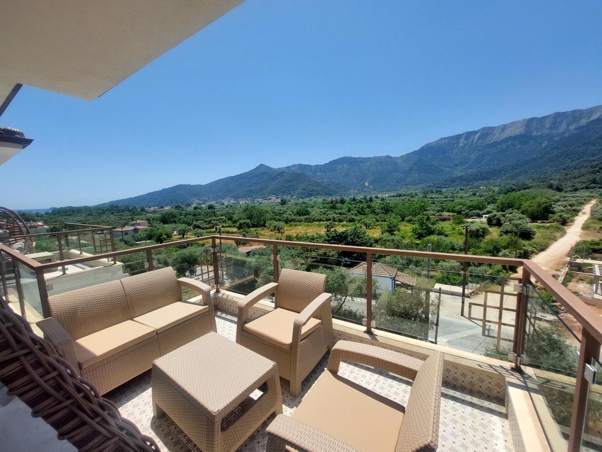 Smaragdos Thassos Boutique *