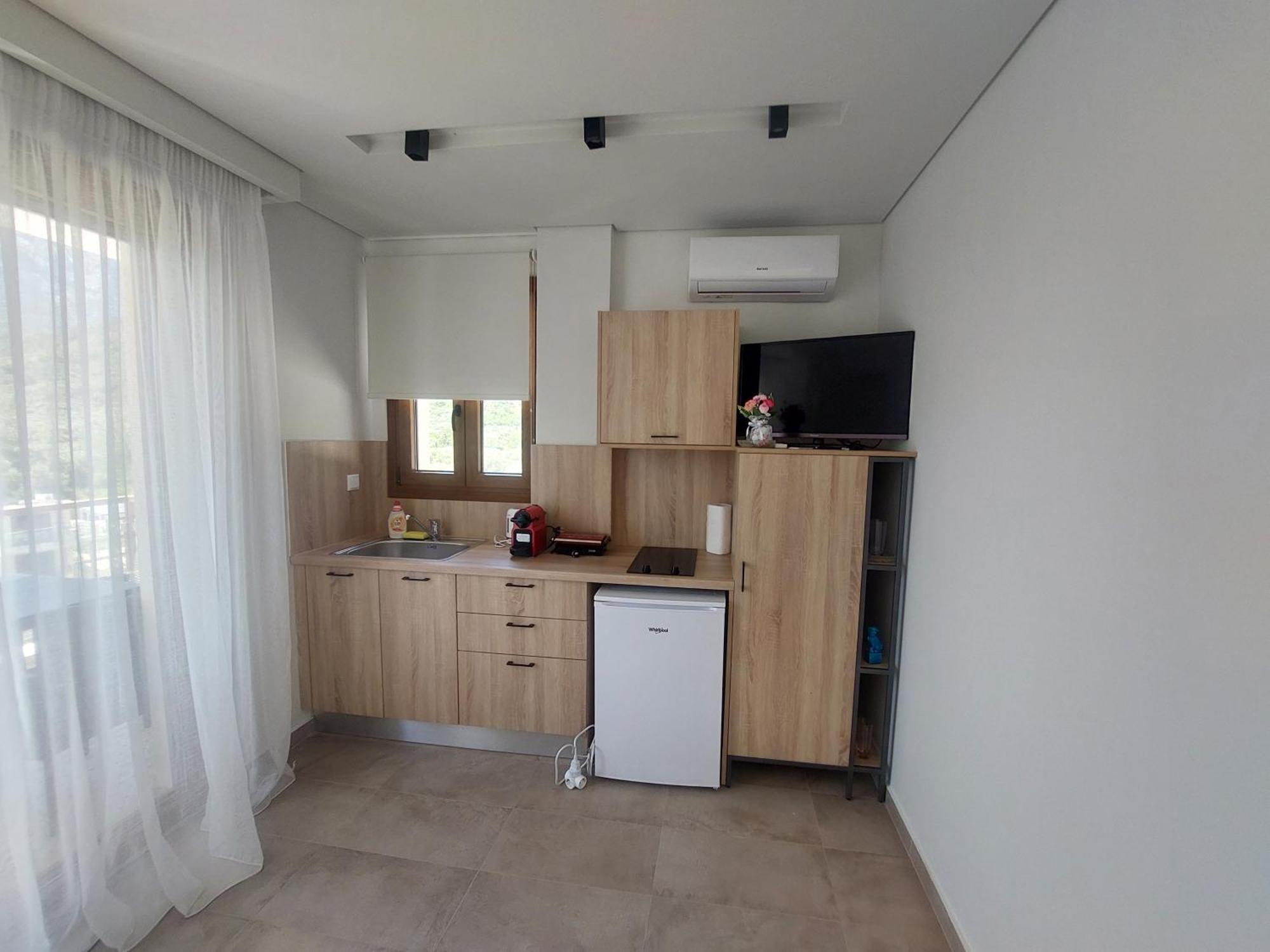 Smaragdos Thassos Boutique *