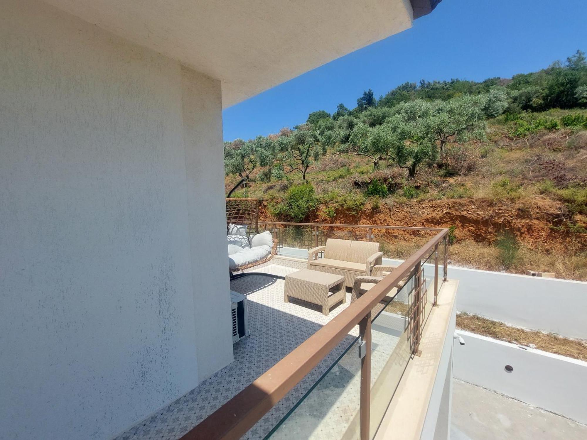 Smaragdos Thassos Boutique *